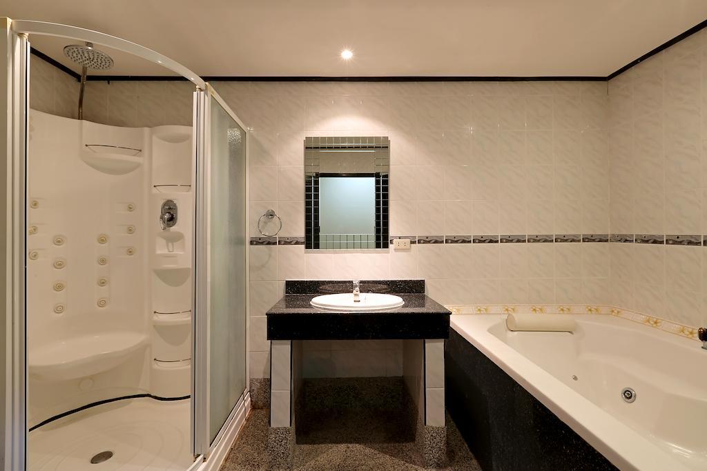 Angus O'Tool'S Guesthouse Karon Ruang foto