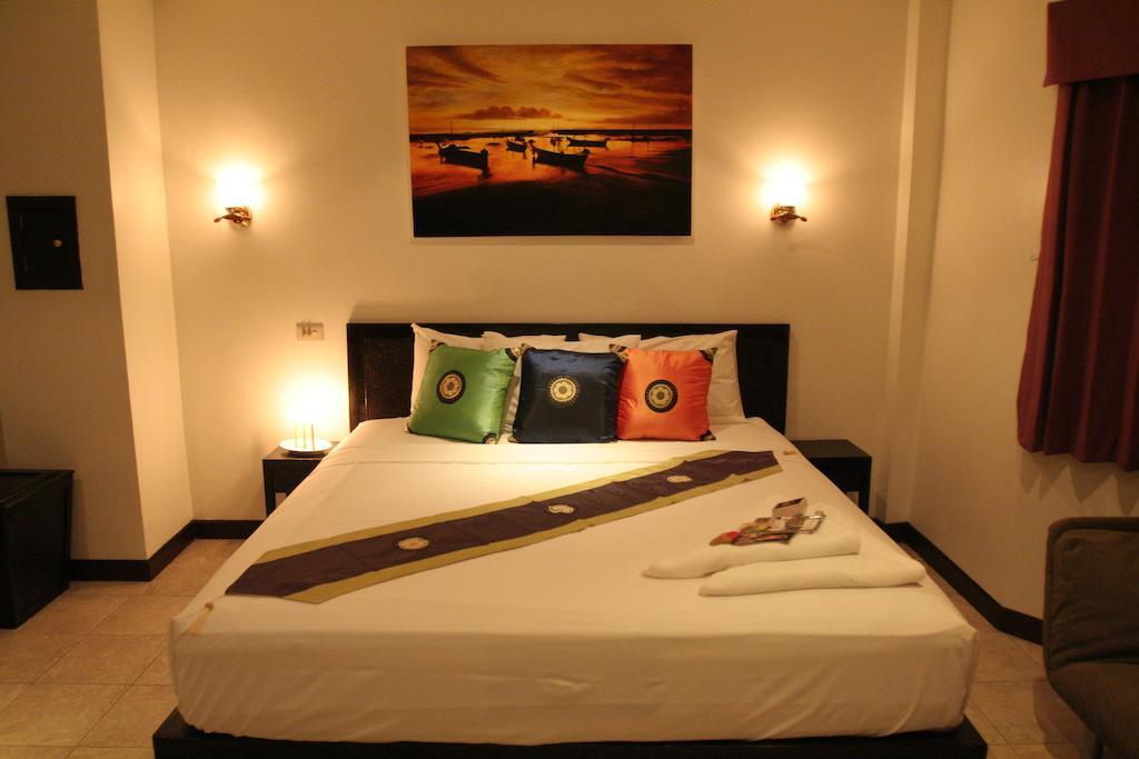 Angus O'Tool'S Guesthouse Karon Bagian luar foto