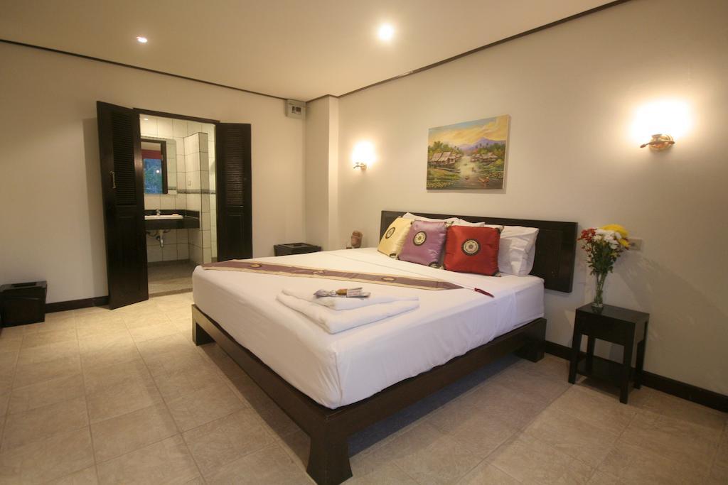 Angus O'Tool'S Guesthouse Karon Ruang foto